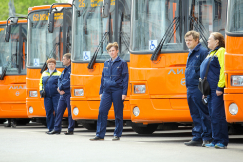 К работе на маршрутах общественного транспорта планируется привлечь иногородних сотрудников и повысить зарплаты водителям