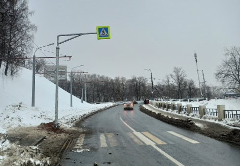 Около Театральной лестницы продублированы знаки пешеходного перехода