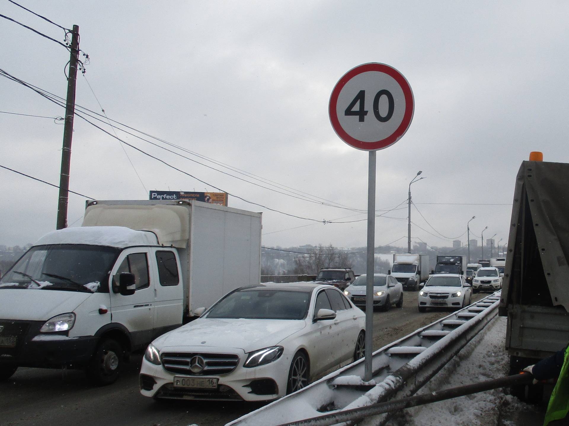 На Мызинском мосту введено ограничение скорости 40 км/ч