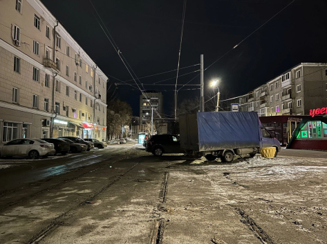 Министерство транспорта просит убрать с трамвайных путей автомобили